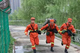 “无汗水、不青春” | 一起来夏日训练场挥洒汗水！图片