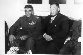 马家军四大头目下场：马鸿逵临终想家痛哭，马步芳遥控部下打游击图片