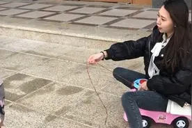 萌娃写作文吐槽小姨，“怕她讹我们家的钱”，熊孩子终于有了天敌图片