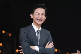 何炅录制节目全程黑脸，只因遇到圈内唯一仇人，这辈子都不会原谅图片