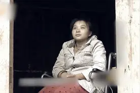 女子新婚之夜意外摔跤致高位截瘫，惨遭丈夫家暴和抛弃，纪录片图片