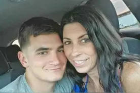 美国50岁祖母订婚22岁娃娃脸小伙，常被误认母子，坚信是真爱图片