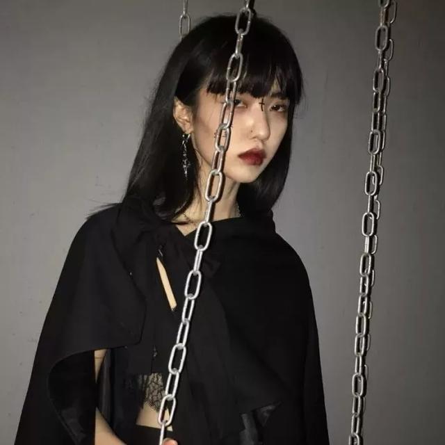 超丧女生头像‖难过的时候，坏事总是接二连三
