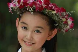 蒋依依：甜美的笑容令人陶醉，不可多见的小仙女图片