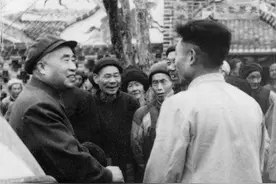 1960年，离乡52年的朱德回到四川，堂弟：你穿得还不如县里的干部图片