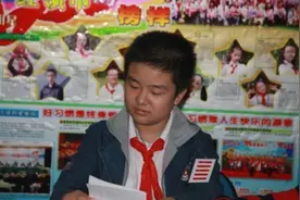 他两三岁开始关注新闻时事，被称为五道杠少年，却在中高考失利图片