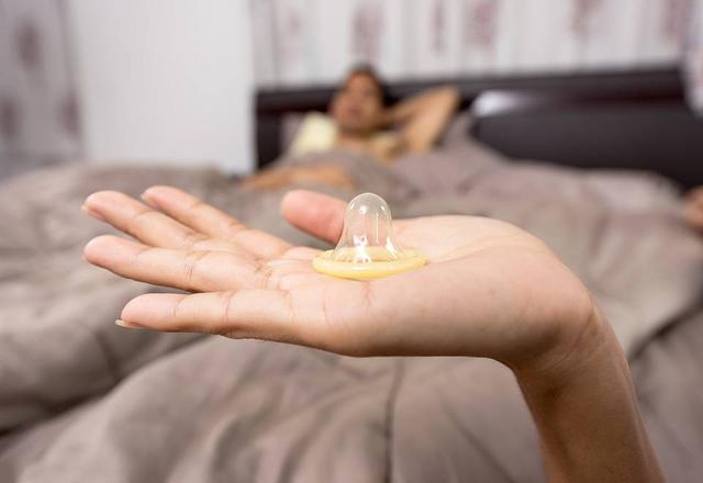 明明戴套了，为何还会意外怀孕？这个细节没做好，实则等于没戴