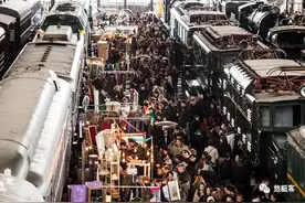 “摆地摊”的歪果仁｜盘点西班牙著名的马路市场图片