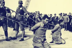 1951年，东北一名81岁农民被捕，验明正身后立即被处以极刑图片
