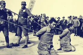 1951年，东北一名81岁农民被捕，验明正身后立即被处以极刑图片