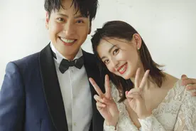 刚火就结婚！27岁女星突然官宣嫁大9岁男神，经人介绍谈2年地下恋图片