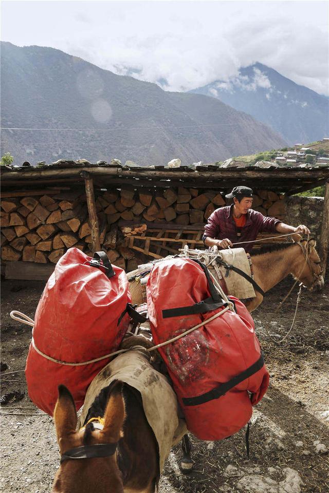 在“中国十大经典徒步路线之一”的洛克线上，我重新理解了生活