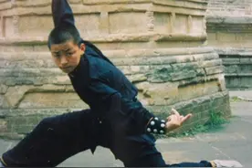 王宝强昔日少林寺习武旧照，朴实又可爱图片
