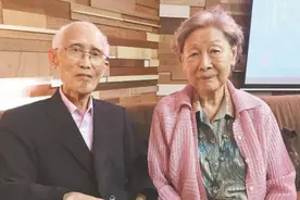 《乡愁》作者余光中：不顾众人反对娶小3岁表妹，7年连生5子图片