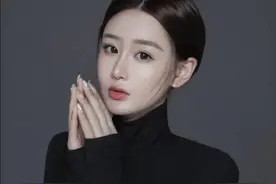 陌陌万能美晗尝试新特效，分身热舞让人大开眼界图片