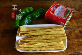 腐竹炒午餐肉的家常做法，简单快捷又好吃，上桌就抢光，吃不够图片
