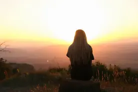 难以走进青春期孩子的世界？避开这三个沟通误区，家长更轻松图片