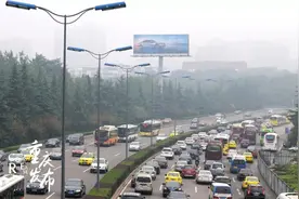 【通告】6月20日起，重庆这些路段时段将对高排放车辆限行图片