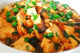 立冬吃什么，多吃暖食分享虾仁豆腐蒸滑蛋，鲜嫩多汁口感好有营养图片