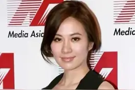 论敢穿只服叶璇！穿挂脖礼服"兜不住"丰满感，40岁凹凸身材太撩人图片