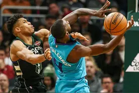 9战4败！雄鹿掉出争冠行列，致命弱点人尽皆知，猛投三分即可图片