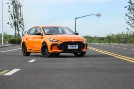 掀背+Alcantara真帅！排气声浪真好听！这台MG6 PRO上市就卖爆图片