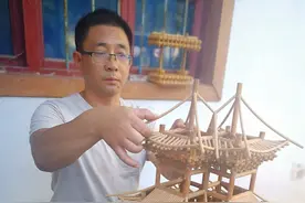 商丘：扎刻艺人用竹条木棒“筑”楼阁图片