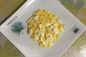 蒜泥鸡蛋：用新鲜大蒜做的特色小吃！营养丰富制作简单的地方美食图片