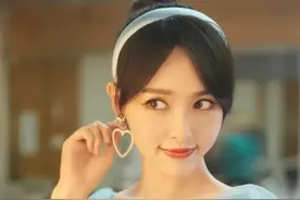 《快本》集体cos，唐嫣灰姑娘造型美翻，没想到林允更让人惊艳图片