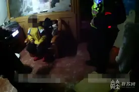 9岁男孩做作业马虎被父亲揍了“委屈”打给警察叔叔图片