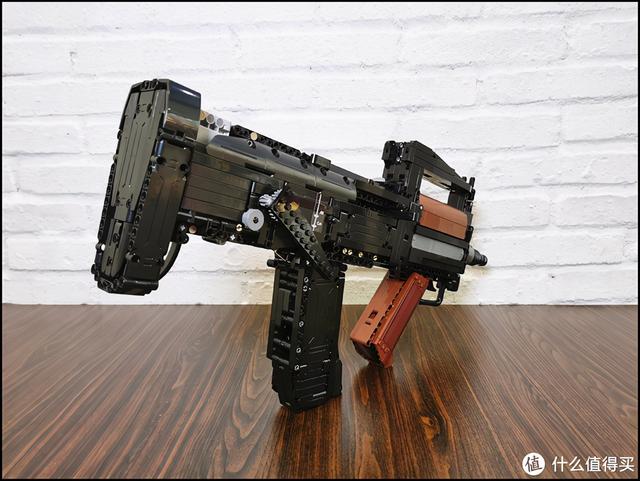 积木评测：吃鸡空投步木仓：Groza是最强吃鸡神器？