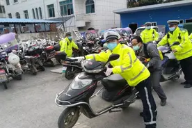 摩托车又有新规？或将取消13年报废制度，驾驶证也要随着改变图片