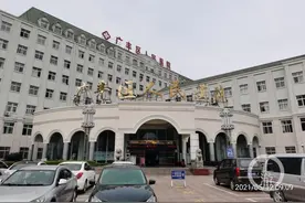 江西广丰医院院长周建东被停职 曾被举报接受下属排队送礼图片