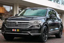 2023款途锐：柴油3.0T+空气悬挂+电动机，15寸中控屏真霸气图片