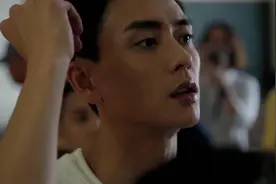 “生蚝大王”黄宗泽，凭借“半深情式”恋爱，桎梏胡杏儿半生图片
