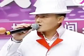 35岁男歌手，金建华献唱《中国人》，评委称欢迎刘天王来到节目组视频封面