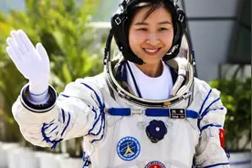 在太空失重的情况下，宇航员如何在飞船中洗澡和上厕所？图片