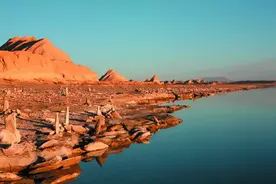 距今15万年，百米铁管贯穿山体，白公山外星人遗址，至今未解图片