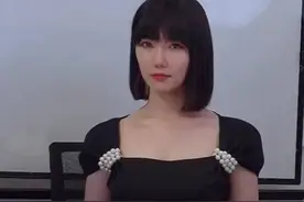 网红杭州郑女士摘口罩了，神秘口罩下的颜值，你觉得失望吗？图片