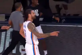 威少亚当斯场边对喷！六年队友情不要了？球迷：杜兰特离开的原因图片