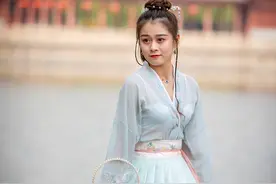 春暖花开正当时，古装美女展风姿（环境人像）图片