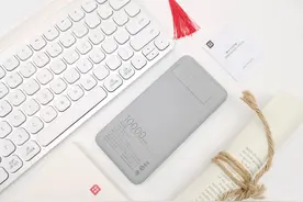 能给苹果、华为手机进行无线充电的充电宝，南卡你行图片