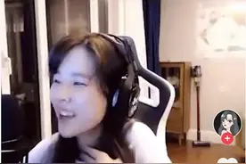 沫子直播撩陈赫，这辈子都不后悔，观众：老板娘正在提刀赶来图片