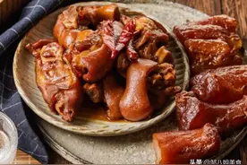 在家做卤肉，掌握3个窍门，卤肉色泽红亮，入味香浓，不用去买了图片