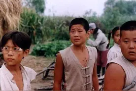 《小兵张嘎》中的童星，张一山红了一路，而嘎子却依旧是一个硬汉图片