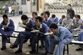 越来越多的中国“农二代”现状：留不下的城市，回不去的农村图片