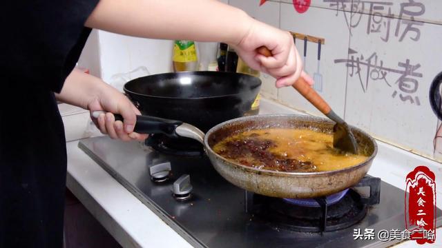 菏泽人最爱西瓜酱，教你2小时速成做法，甜辣咸香吃着比肉舒服