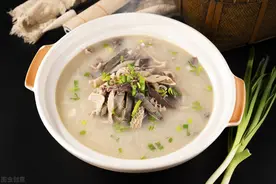 在家做羊汤，怎样才能没有腥膻味，牢记1个小窍门，羊肉汤鲜味正图片
