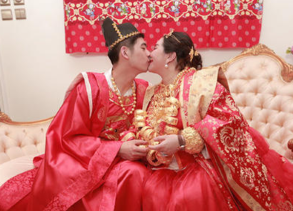 “小太妹”何超盈的混乱情史