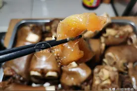 300元钱买了20斤牛蹄子，炖了满满一锅，入口Q弹比牛肉好吃图片